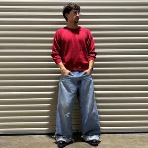 Vintage 80s women’s red crewneck sweatshirt